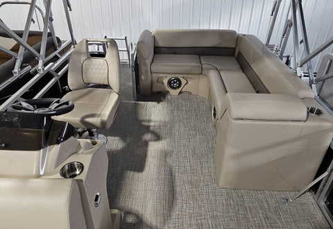 **SOLD**  Avalon 19' VTX "rear L lounge" cruise model #60136