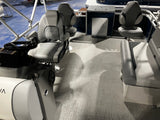 Avalon 17' VENTURE REAR FISH #71986