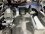 Avalon 17' VENTURE REAR FISH #71985